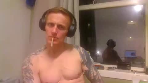 Snapshot of kennyboyk chatting on May 20, 2026, 11:44 pm kennyboyk online show from May 20, 2026, 11:44 pm
