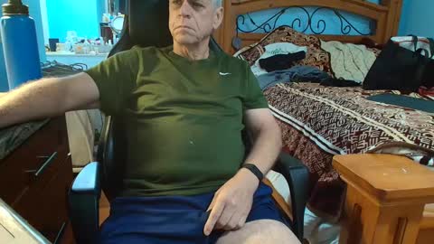 Snapshot of kent_ham chatting on October 3, 2025, 8:28 pm kent_ham online show from October 3, 2025, 8:28 pm