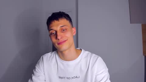 Peter     online show from October 27, 2025, 9:08 pm