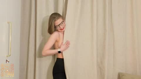 Lisa online show from April 18, 2026, 7:58 pm