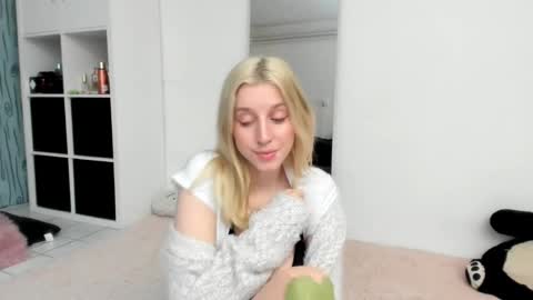 Kenzie online show from March 27, 2026, 7:13 pm