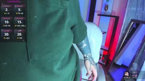 Kenzie online show from November 18, 2025, 4:39 am