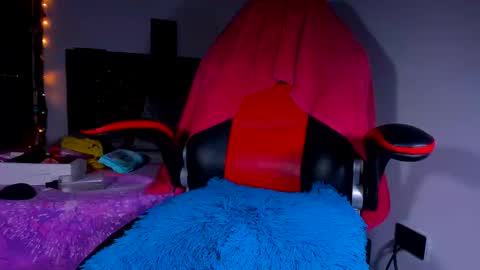 Snapshot of kerlysmith24 chatting on December 18, 2024, 8:47 pm Kerlysmith24 online show from December 18, 2024, 8:47 pm