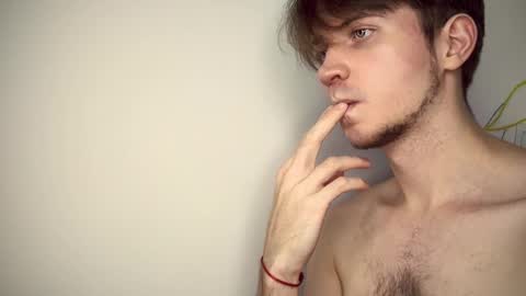 Kero online show from October 29, 2025, 7:04 pm