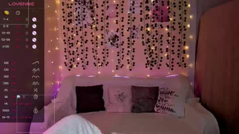 Snapshot of kerrimedders chatting on January 15, 2026, 8:19 am Kerri online show from January 15, 2026, 8:19 am