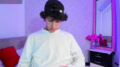 Snapshot of kervs__ chatting on January 15, 2025, 1:12 am Kev online show from January 15, 2025, 1:12 am