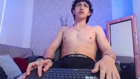 Snapshot of kervs__ chatting on February 19, 2025, 4:55 pm Kev online show from February 19, 2025, 4:55 pm