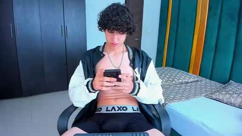 Snapshot of kervs__ chatting on September 9, 2025, 3:55 pm Kev online show from September 9, 2025, 3:55 pm