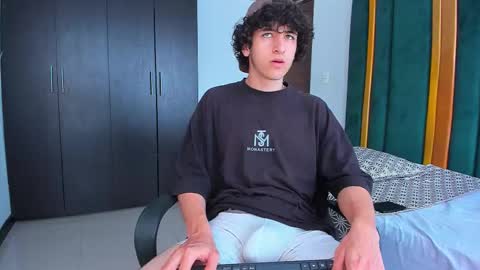 Snapshot of kervs__ chatting on September 10, 2025, 6:19 pm Kev online show from September 10, 2025, 6:19 pm