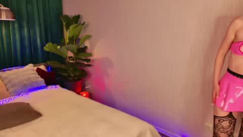 KessEdisson online show from April 17, 2026, 7:39 pm