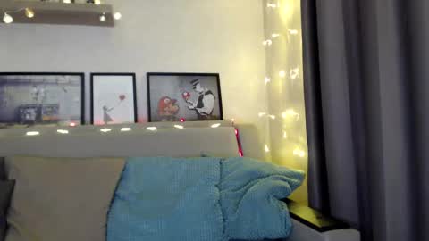 Snapshot of kessiecage chatting on December 22, 2024, 8:03 pm kessiecage online show from December 22, 2024, 8:03 pm