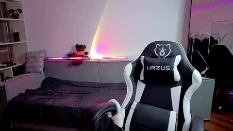 Kessy online show from September 19, 2025, 7:36 pm