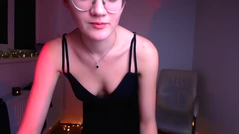 Snapshot of ketrin_pirsss chatting on December 30, 2024, 2:20 am Ketrin online show from December 30, 2024, 2:20 am