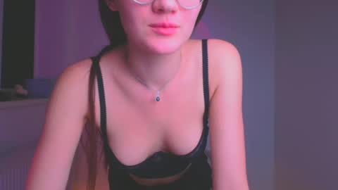 Snapshot of ketrin_pirsss chatting on January 9, 2025, 3:26 am Ketrin online show from January 9, 2025, 3:26 am