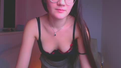Snapshot of ketrin_pirsss chatting on January 10, 2025, 3:29 am Ketrin online show from January 10, 2025, 3:29 am
