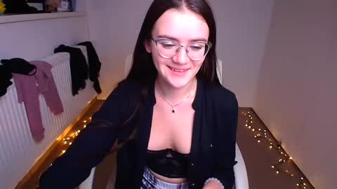 Snapshot of ketrin_pirsss chatting on January 30, 2025, 2:38 am Ketrin online show from January 30, 2025, 2:38 am