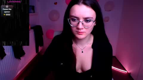 Snapshot of ketrin_pirsss chatting on February 21, 2025, 4:29 am Ketrin online show from February 21, 2025, 4:29 am