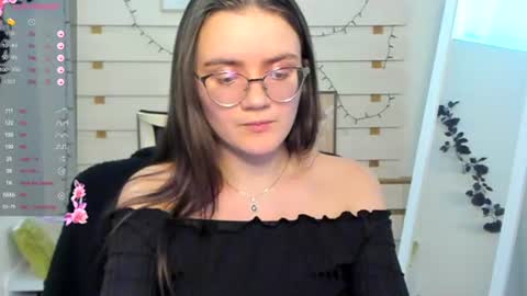 Snapshot of ketrin_pirsss chatting on November 18, 2025, 10:36 pm Ketrin online show from November 18, 2025, 10:36 pm