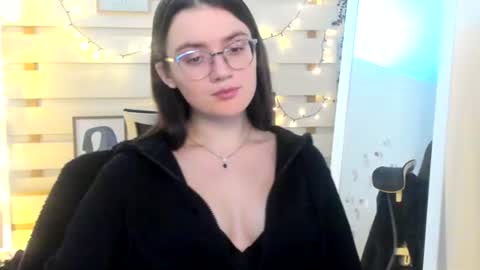 Snapshot of ketrin_pirsss chatting on November 25, 2025, 8:31 pm Ketrin online show from November 25, 2025, 8:31 pm