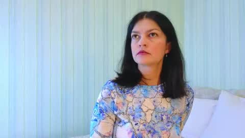 Catherine online show from November 18, 2025, 7:35 am