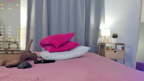 Snapshot of kettybelly chatting on November 8, 2025, 9:24 pm kettyIm a simple girl who likes gifts Lovense is activeThere are legends that in this room all your wish can come true online show from November 8, 2025, 9:24 pm