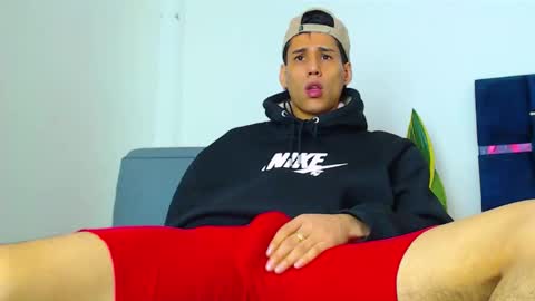 Kevin  y marlon online show from October 24, 2025, 9:11 pm