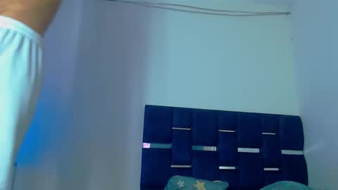 Kevin  y marlon online show from November 12, 2025, 4:35 am