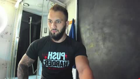 Snapshot of kevin_muscle1 chatting on May 4, 2026, 8:21 am Kevin online show from May 4, 2026, 8:21 am