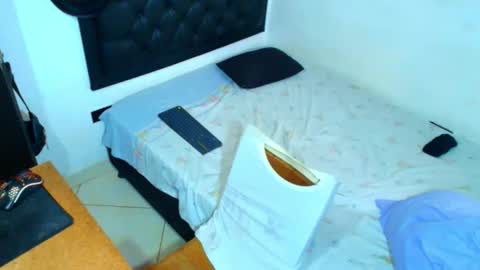 Snapshot of kevinkewma chatting on June 3, 2026, 2:33 pm kevinkewma online show from June 3, 2026, 2:33 pm