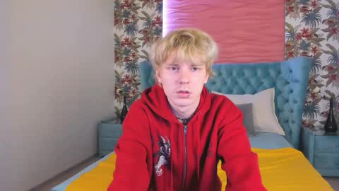 Snapshot of kevinm1lky chatting on October 28, 2025, 2:42 pm Kevin online show from October 28, 2025, 2:42 pm