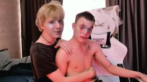 Snapshot of kevinm1lky chatting on November 1, 2025, 12:56 am Kevin online show from November 1, 2025, 12:56 am