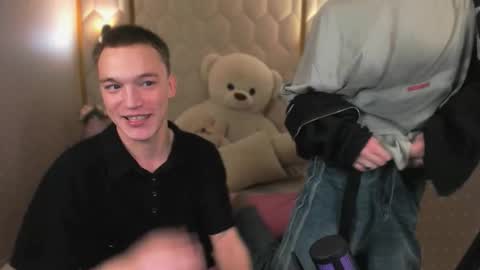 Snapshot of kevinm1lky chatting on November 1, 2025, 2:19 pm Kevin online show from November 1, 2025, 2:19 pm