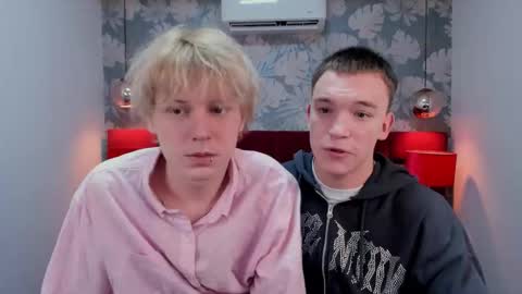 Snapshot of kevinm1lky chatting on November 4, 2025, 1:21 pm Kevin online show from November 4, 2025, 1:21 pm