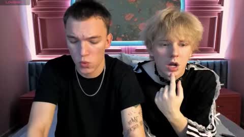 Snapshot of kevinm1lky chatting on November 8, 2025, 8:07 pm Kevin online show from November 8, 2025, 8:07 pm