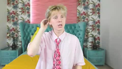 Snapshot of kevinm1lky chatting on November 14, 2025, 3:00 pm Kevin online show from November 14, 2025, 3:00 pm