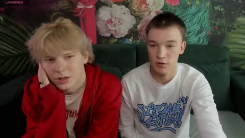 Snapshot of kevinm1lky chatting on November 15, 2025, 7:43 pm Kevin online show from November 15, 2025, 7:43 pm