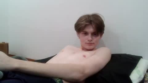 Snapshot of kevinmycroft chatting on December 21, 2025, 8:27 pm kevinmycroft online show from December 21, 2025, 8:27 pm