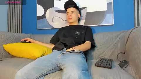 Sexy  Hot Kevin online show from September 19, 2025, 7:47 pm