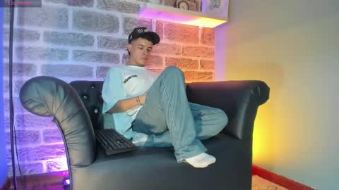 Sexy  Hot Kevin online show from October 30, 2025, 10:10 pm