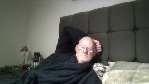 kevlooking4sez online show from September 27, 2025, 11:43 pm