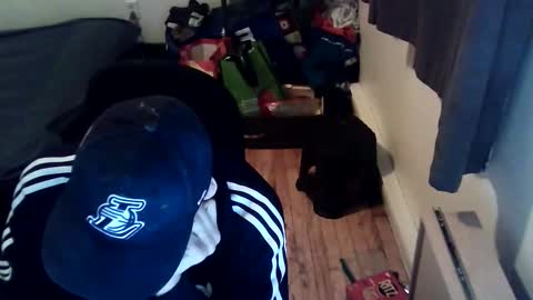 Snapshot of kevmtl8pc chatting on February 5, 2026, 3:22 am kevmtl8pc online show from February 5, 2026, 3:22 am