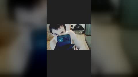 Snapshot of kevmtl8pc chatting on April 2, 2026, 2:20 am kevmtl8pc online show from April 2, 2026, 2:20 am