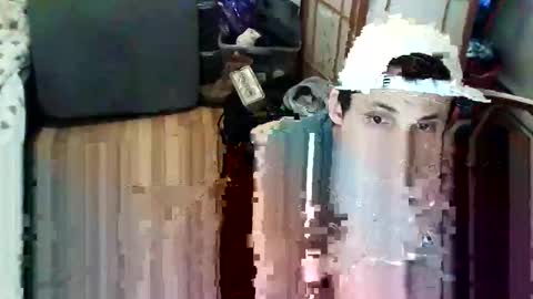 Snapshot of kevmtl8pc chatting on April 16, 2026, 7:14 pm kevmtl8pc online show from April 16, 2026, 7:14 pm