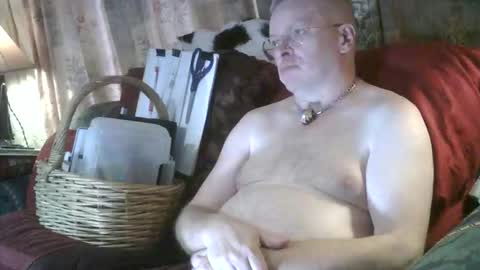 Snapshot of kevydaddyhubby2 chatting on April 4, 2026, 8:39 pm kevydaddyhubby2 online show from April 4, 2026, 8:39 pm