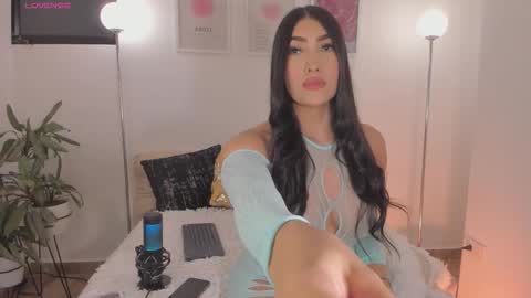 Snapshot of keylahart chatting on December 17, 2025, 3:12 am IG LAUKEY online show from December 17, 2025, 3:12 am