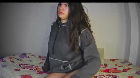 Keyla online show from November 10, 2025, 11:42 am