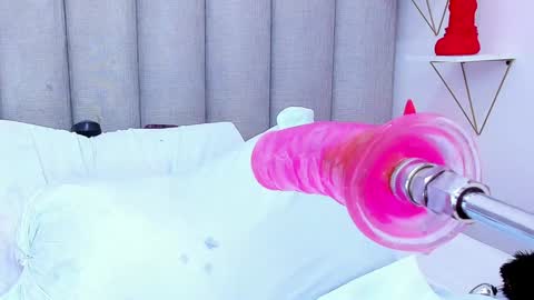 Keylla online show from December 10, 2024, 11:40 pm