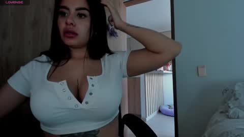 Snapshot of keyn_laurent_ chatting on November 17, 2025, 7:08 pm Laura online show from November 17, 2025, 7:08 pm