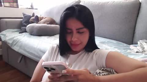 Snapshot of keyn_laurent_ chatting on May 5, 2026, 4:26 pm Laura online show from May 5, 2026, 4:26 pm