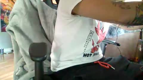 keyway1 online show from November 10, 2025, 9:25 pm